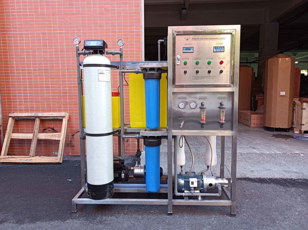 Portable 1500GPD RO Seawater Desalination System Water Filter Machine 2000 To 5000 liters Per Day